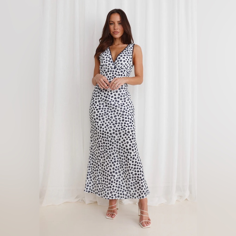 Elegant Navy and White Floral Dress